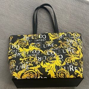 Beautiful Versace Jeans Tote 💛🖤💛